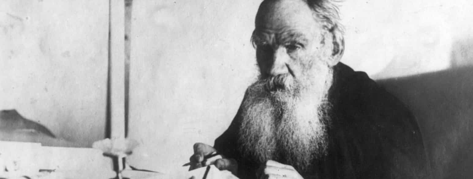 Lev Tolstoj i sit kontor.