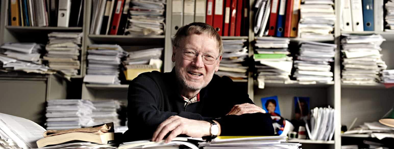 Jens Juul Holst på sit kontor, 2010