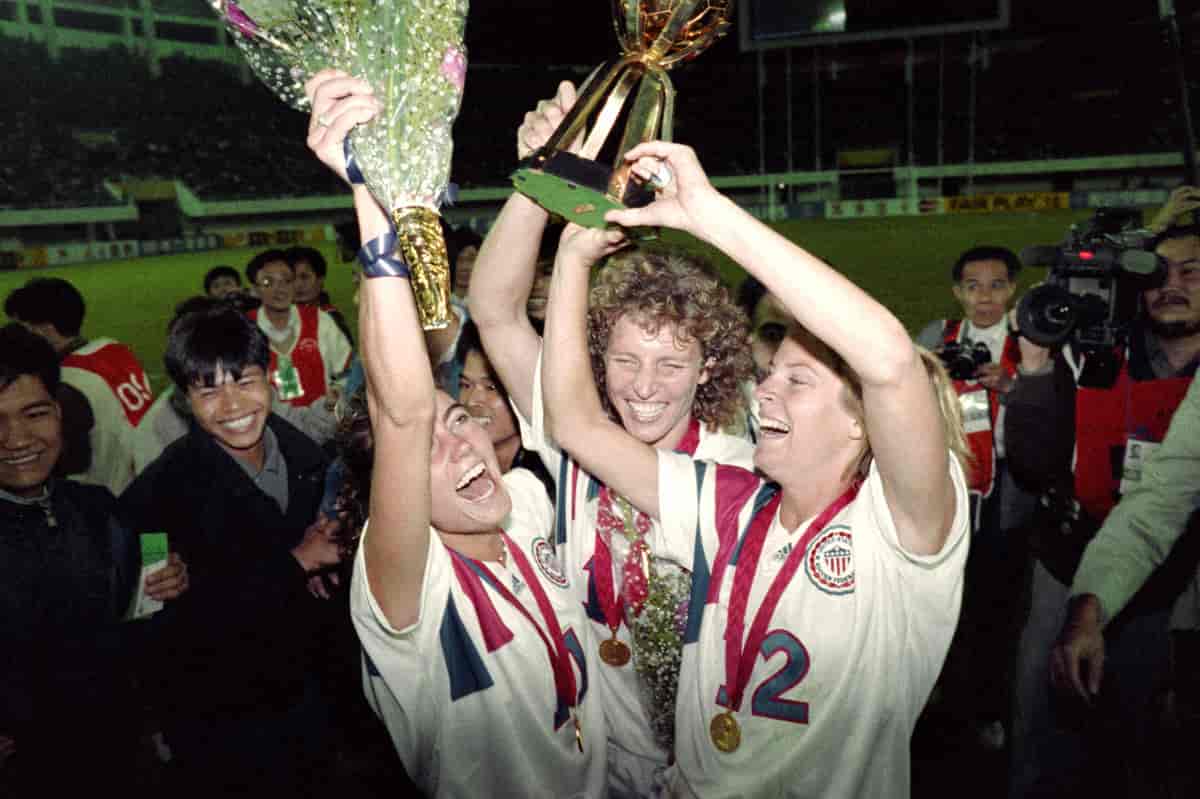 Michelle Akers og medspillere til VM i fodbold for kvinder i 1991