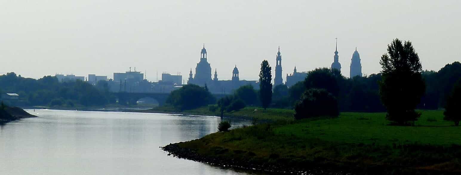 Dresdens silhuet set fra Pieschen ved Elben. Foto fra 2016