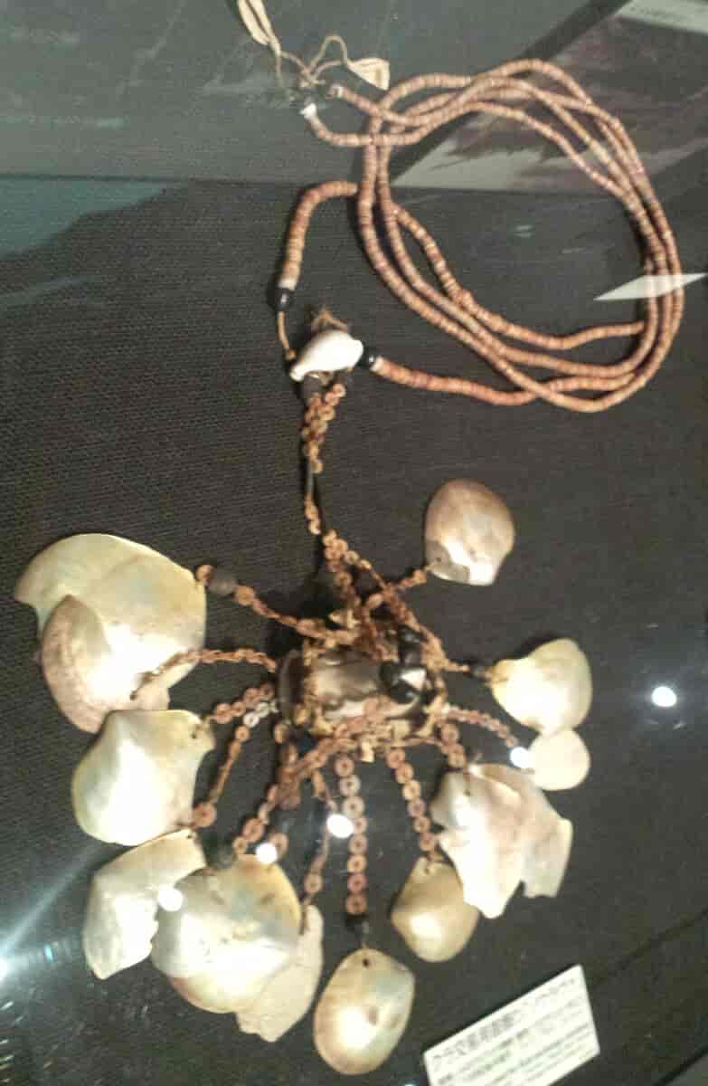 Kula ring necklace