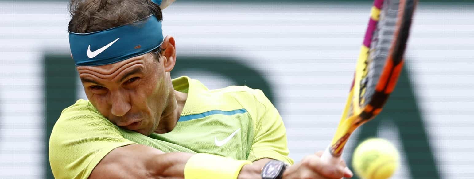 Rafael Nadal i aktion ved French Open i 2022, hvor han vandt sin 14. singletitel