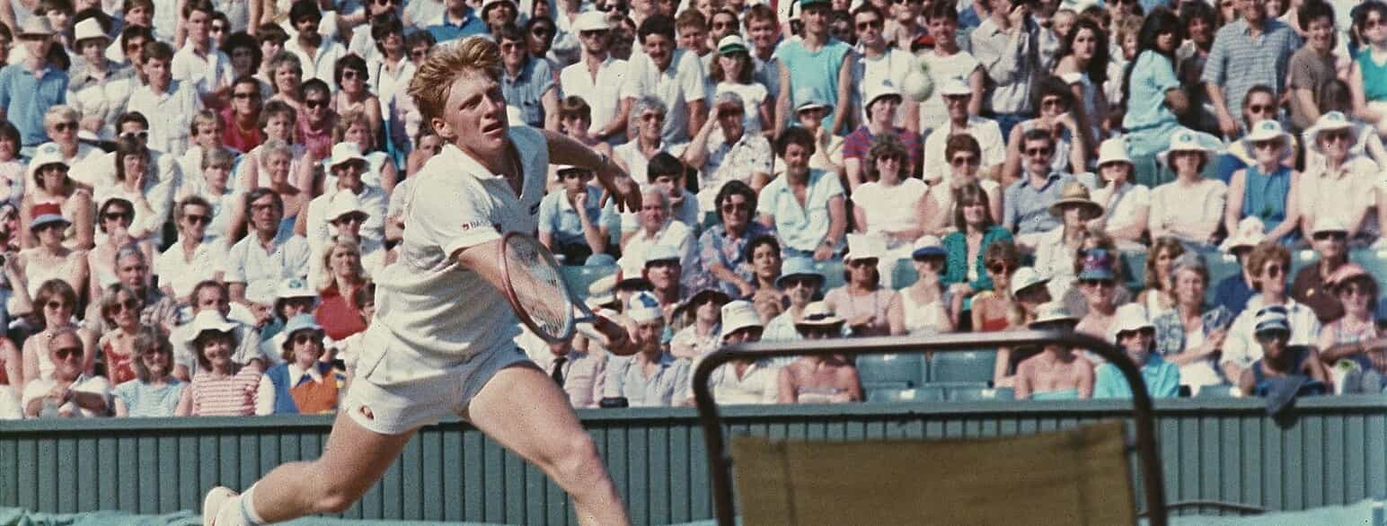 Boris Becker er den yngste spiller, der har vundet herresinglen ved Wimbledon. Det skete i 1985, hvor Boris Becker kun var 17 år gammel, og hvorfra dette billede stammer
