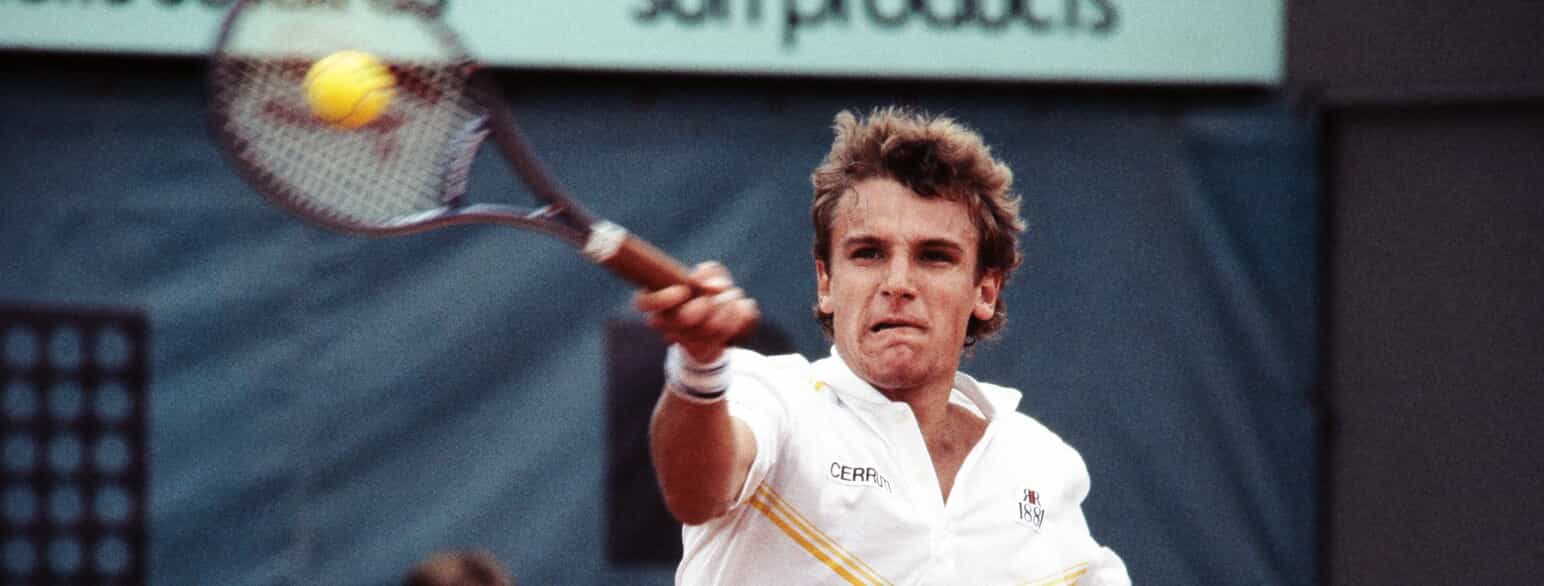 Mats Wilander fanget i et koncentreret øjeblik ved French Open i 1983