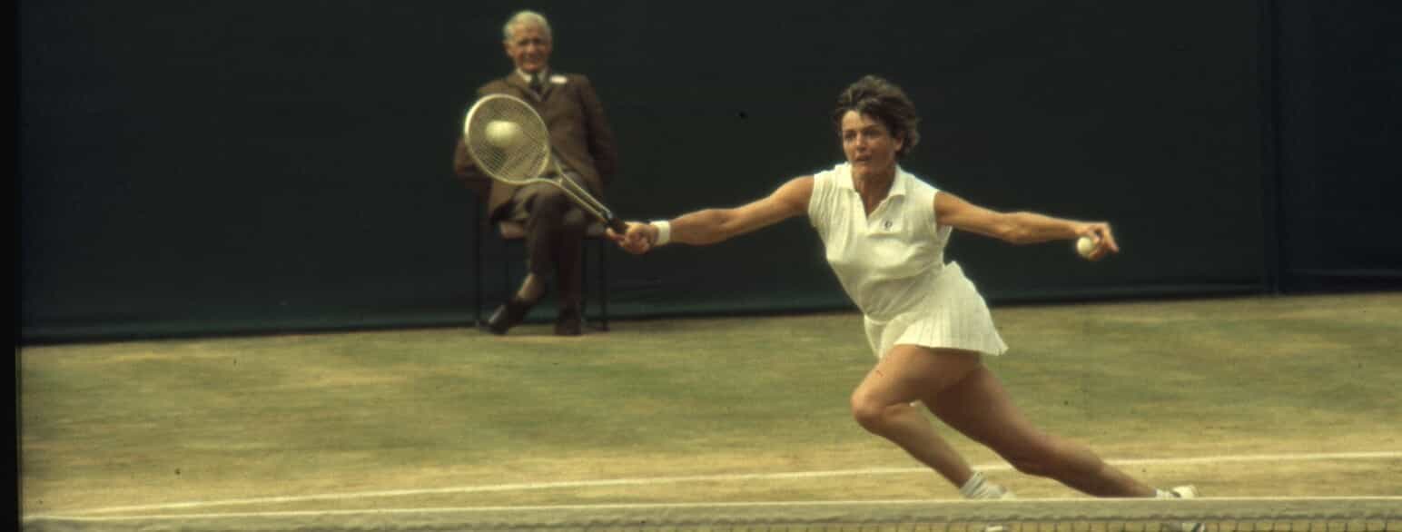 Tennislegenden Margaret Court Smith i aktion. Foto uden år