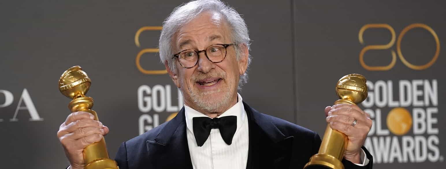 Steven Spielberg har vundet prisen for bedste instruktør tre gange. Her ses han i 2023, hvor han både vandt prisen for bedste instruktør og for bedste film, drama