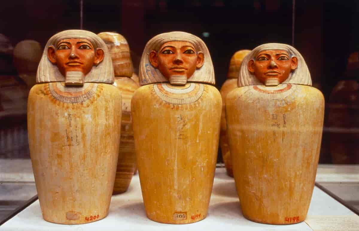 Begravelseskrukker fra Egypten