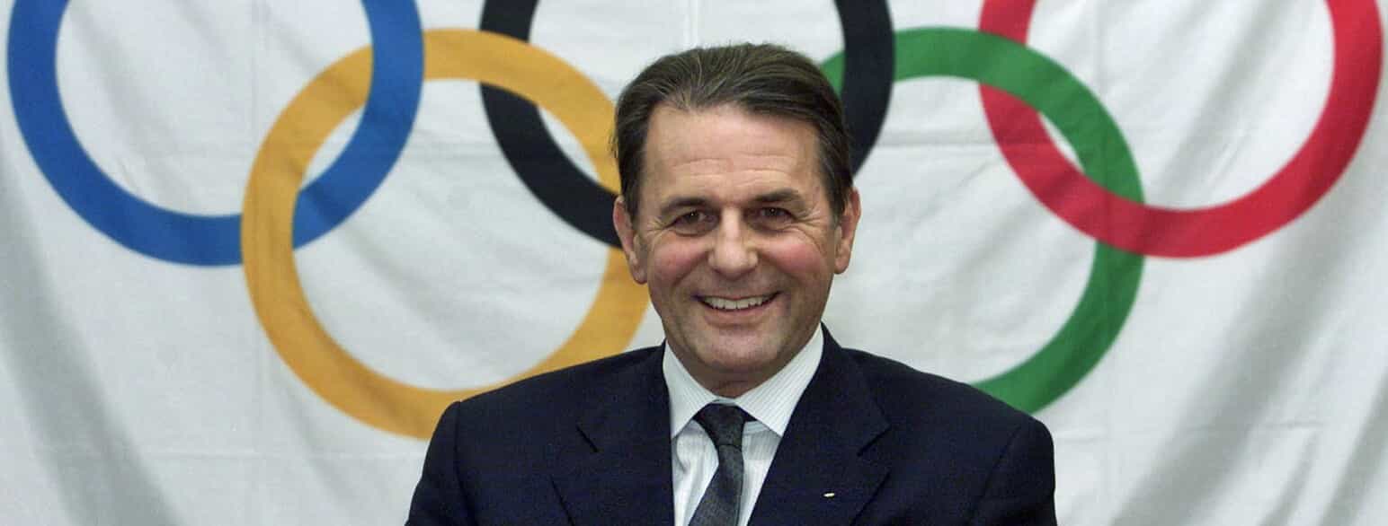 Jacques Rogge smiler stort inden afstemning om, hvem der skal være ny præsident for IOC i 2001. En afstemning, som Rogge senere vandt