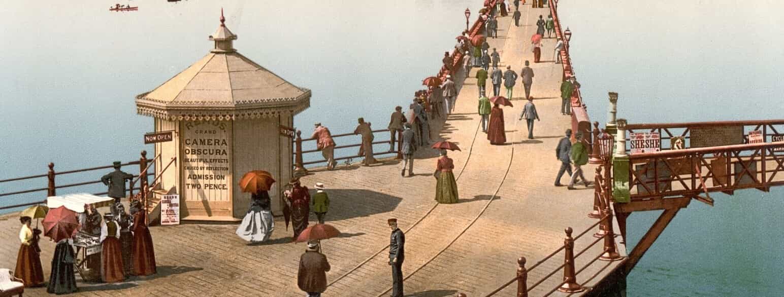 Margate Pier i Kent, England, i 1890'erne. Her kunne man på sin spadseretur besøge et camera obscura.