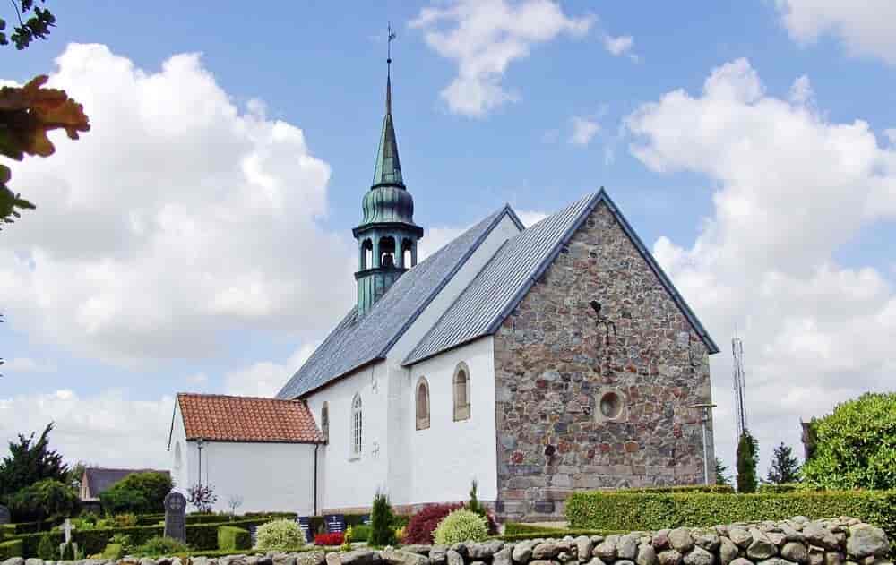Viuf Kirke set fra øst