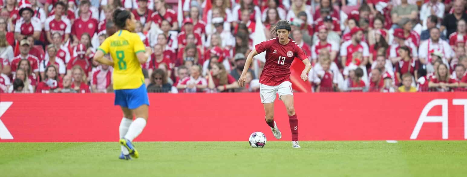 Sofie Junge Pedersen i venskabskampen mellem Danmark og Brasilien den 24. juni 2022