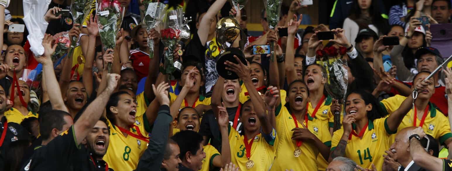 Brasilien fejrer sejren i Copa América Feminina i 2014