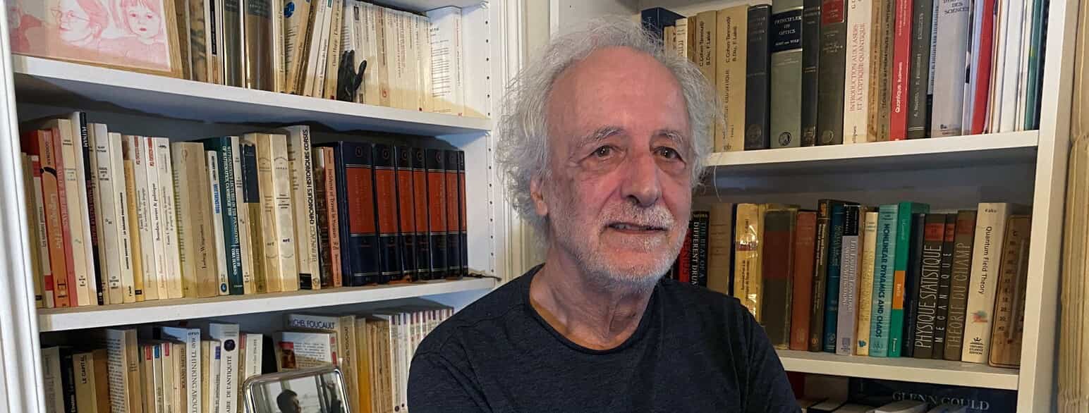 Pierre Agostini fotograferet i sit hjem i Paris den 3. oktober 2023, efter at det var blevet offentliggjort, at han var en af årets modtagere af Nobelprisen i fysik