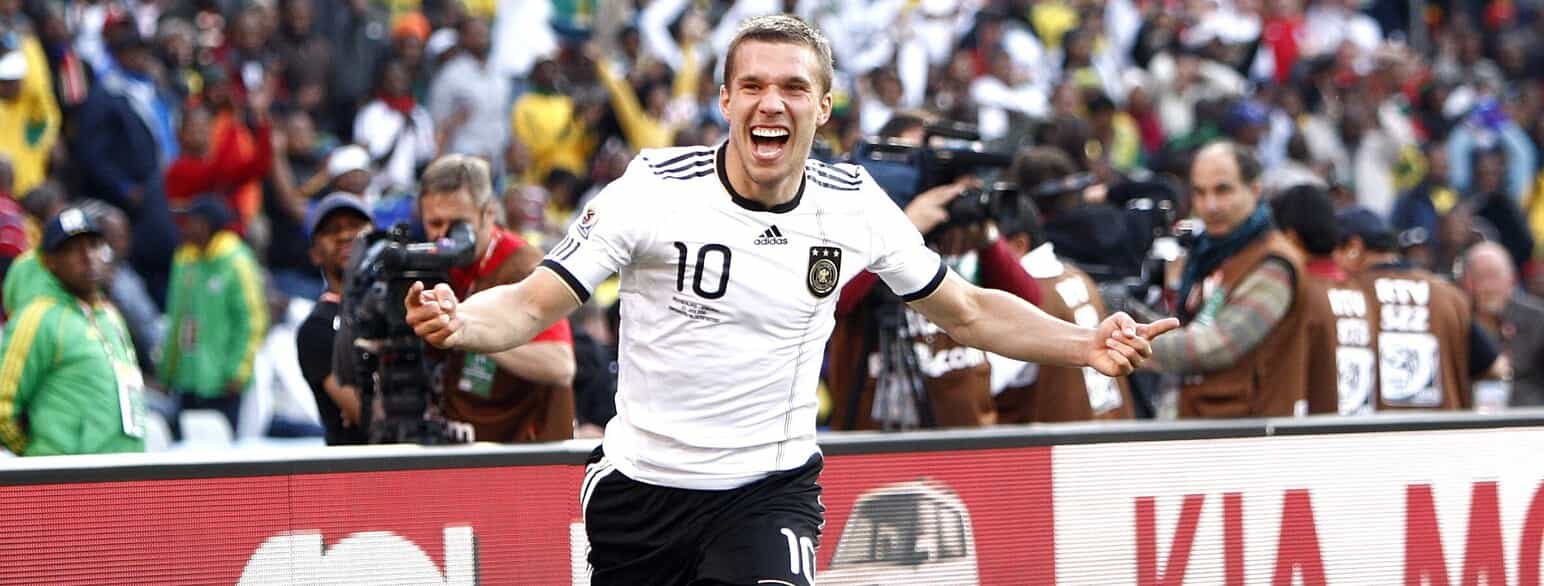 Lukas Podolski jubler over en scoring for Tyskland ved VM i 2010