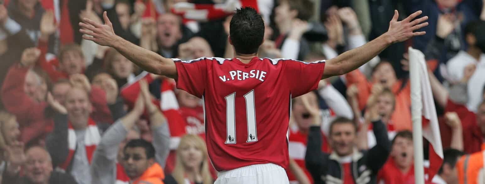 Robin van Persie fejrer en scoring for Arsenal den 31. oktober 2009