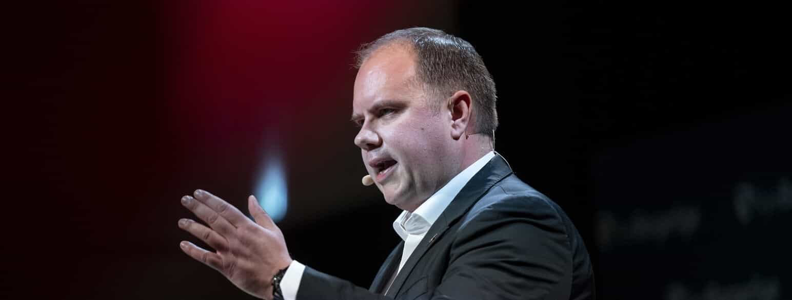 Martin Henriksen taler på Nye Borgerliges årsmøde i DGI-Byen i Vejle den 28. oktober 2023.