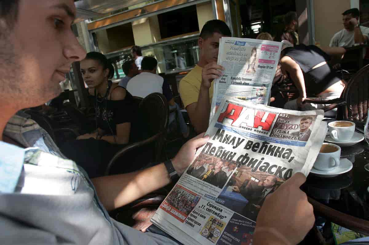 Læsning af montenegrinske aviser.