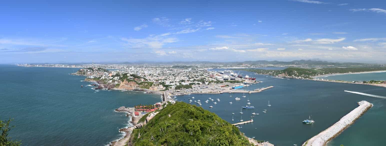 Udsigt over byen Mazatlán, som er Sinaloas vigtigste turistby og samtidig har et betydeligt fiskeri
