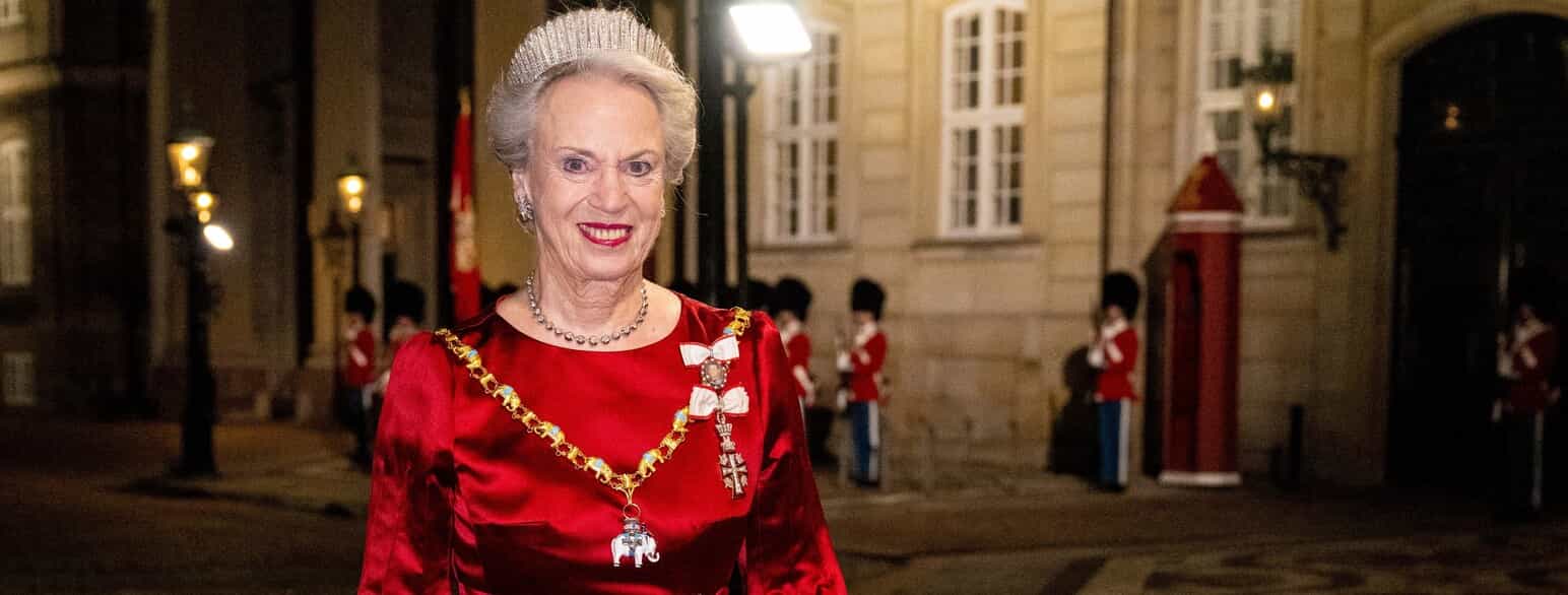 Prinsesse Benedikte ankommer til nytårskur og -taffel på Amalienborg 1. januar 2023