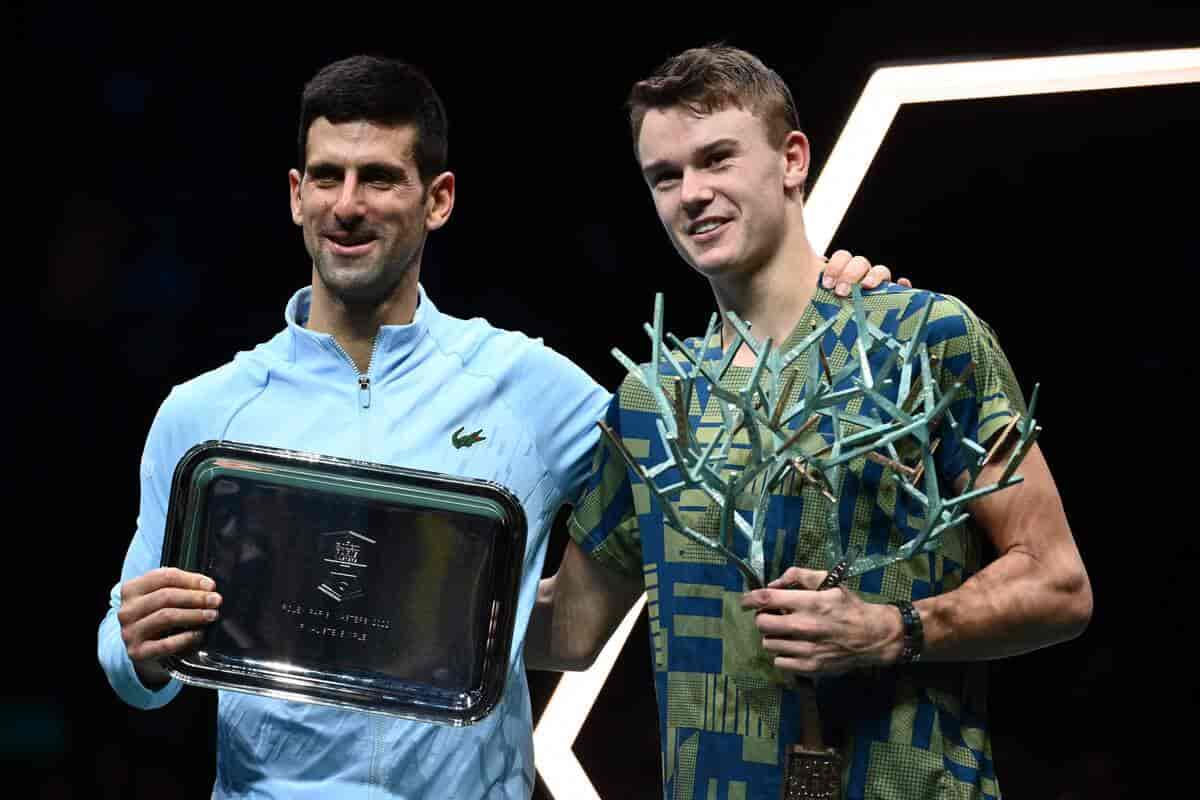 Holger Rune og Novak Djokovic ved Paris Masters, 2022