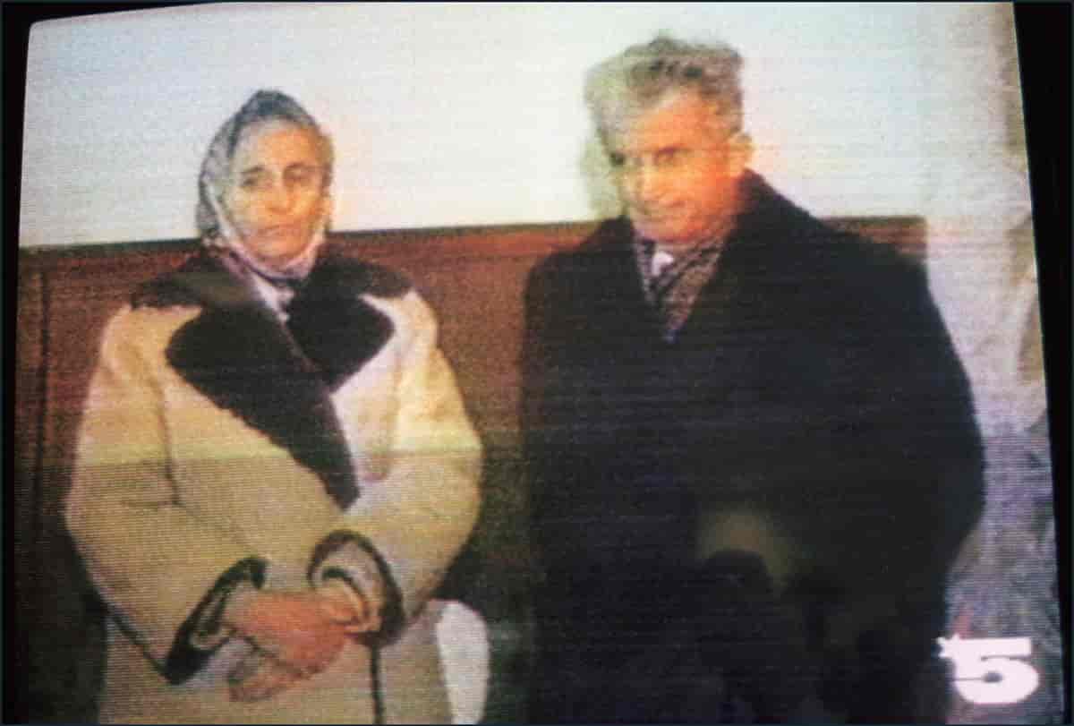 Ægteparret Ceauşescus retssag på tv i 1989.