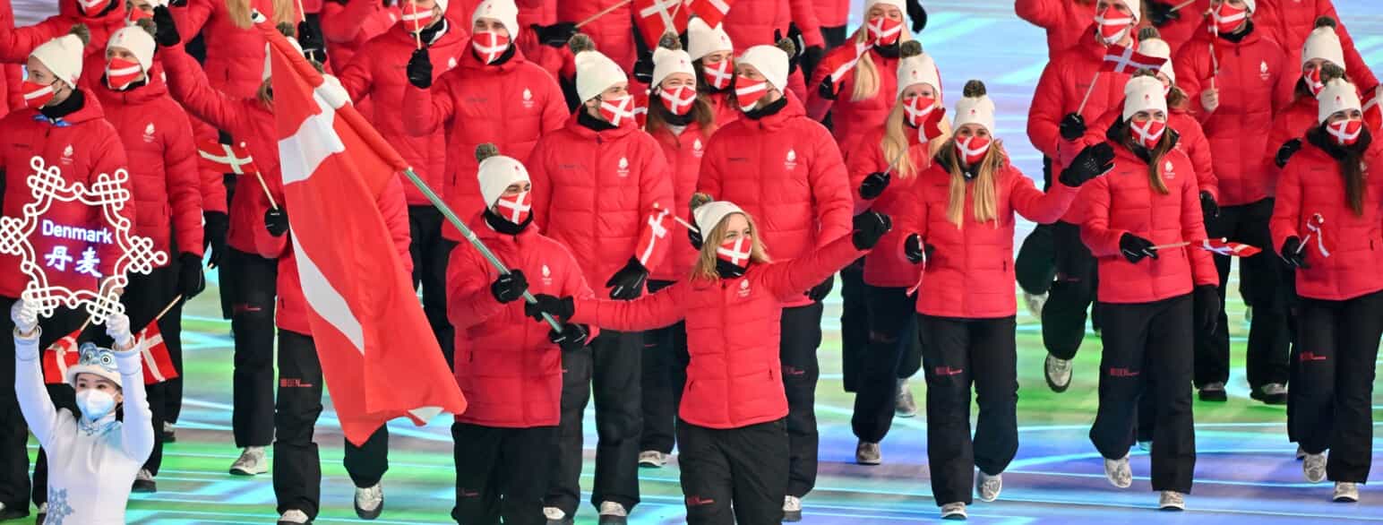 Frans Nielsen og Madeleine Dupont i front for det danske OL-hold ved vinter-OL i 2022