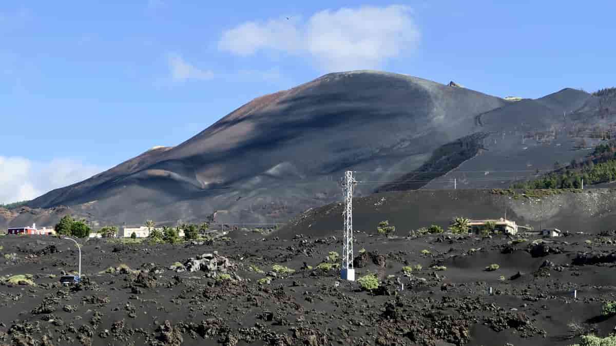  Volcán de Tajogaite i den nordlige ende af den ca. 20 km lange Cumbre Vieja bjergryg