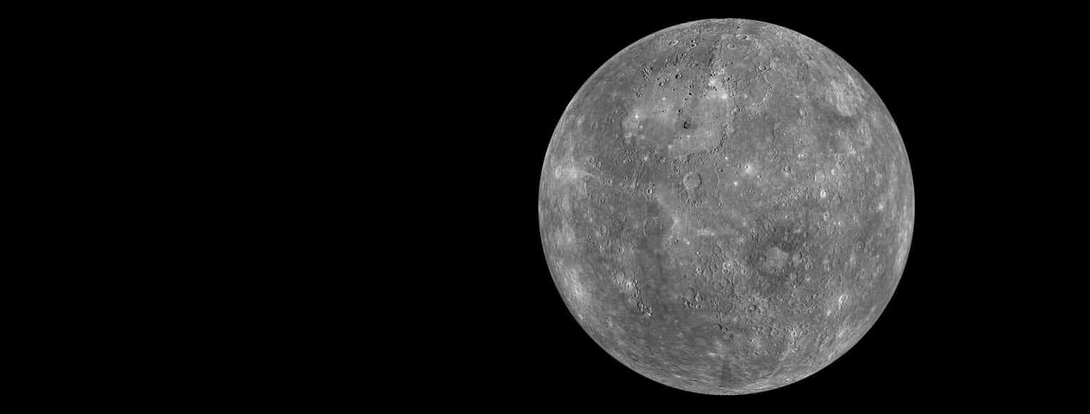 Merkur fotograferet fra MESSENGER.