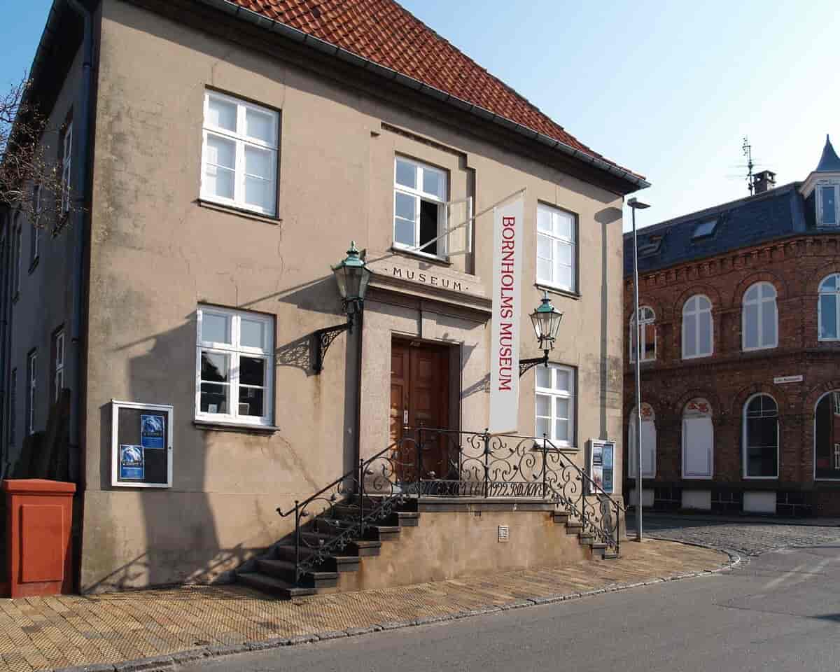 Bornholms Museums facade mod Sankt Mortensgade i Rønne.