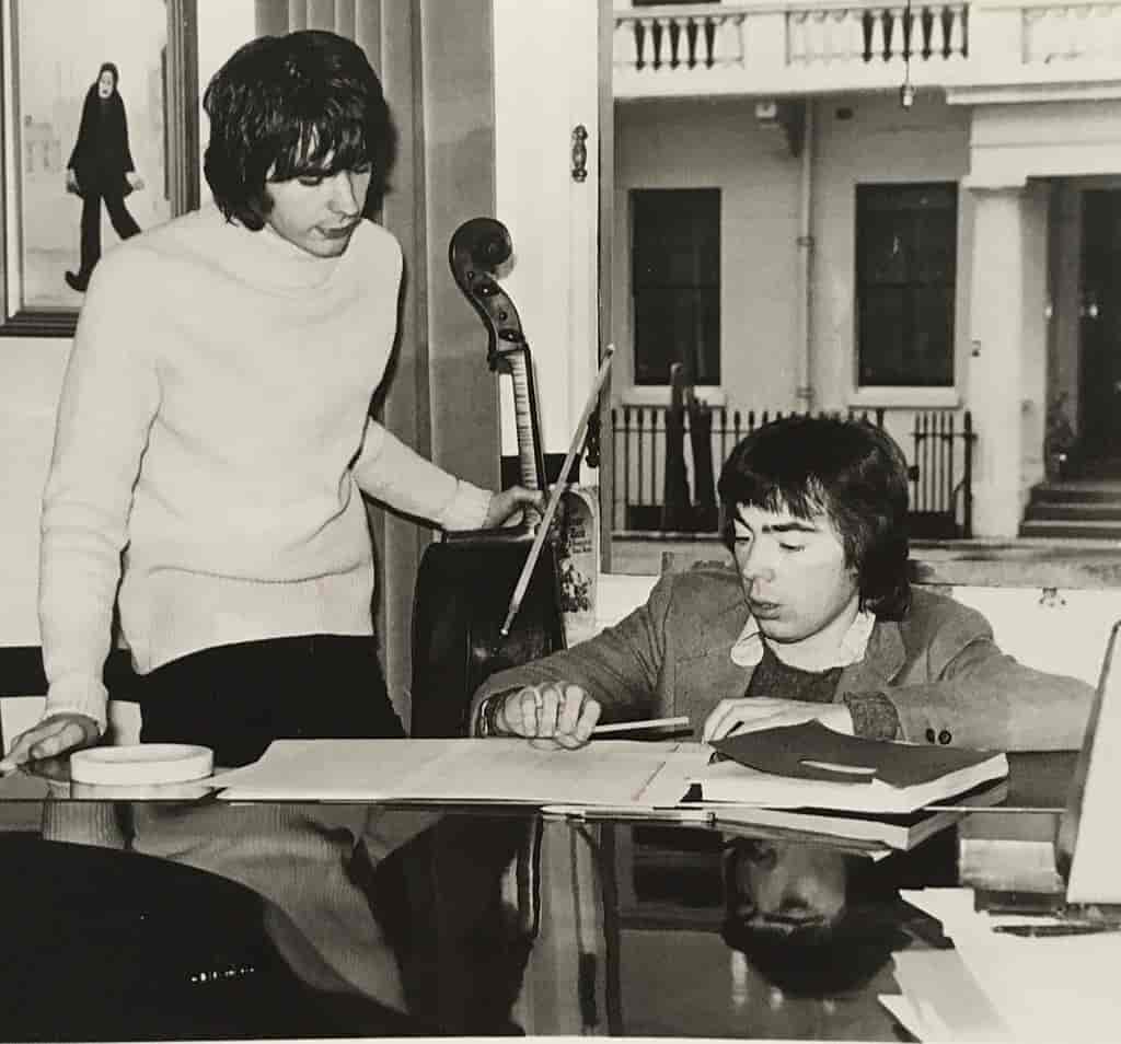 Julian og Andrew Lloyd Webber i 1977.