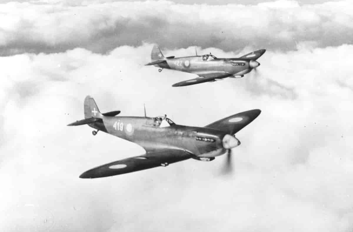 To Spitfires i dansk tjeneste. 