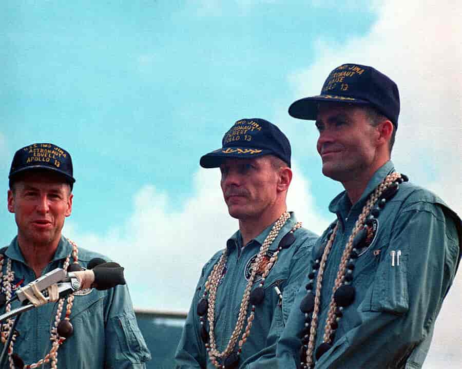 Apollo 13 besætningen efter landingen