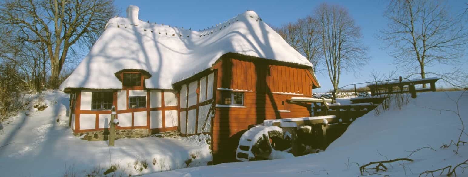 Vinterbillede af Kaleko Mølle. Foto fra 2003