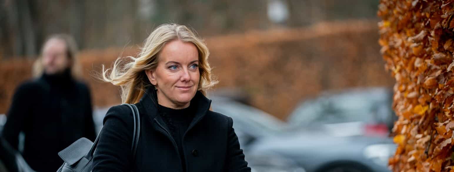 Pernille Vermund ankommer til regeringsforhandlinger på Marienborg den 22. november 2022.
