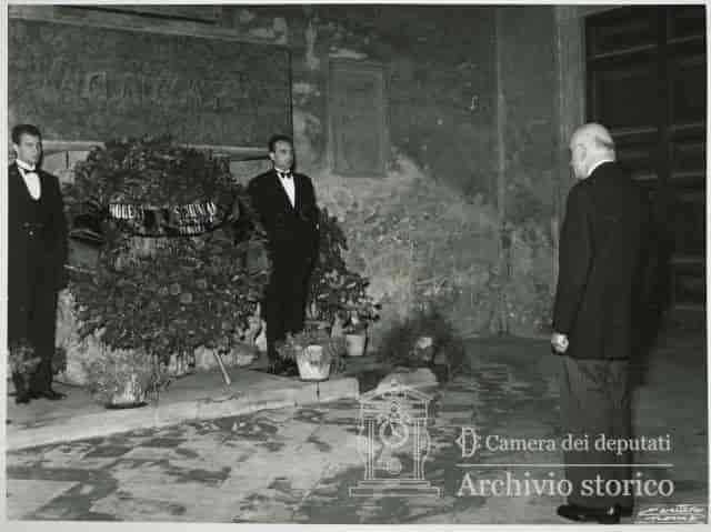 Robert Schuman ved Alcide De Gasperis grav i 1954