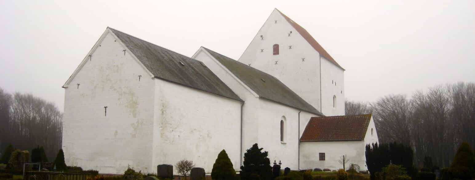 Tise Kirke ligger ved landsbyen Tise omkring 10 km vest for Brønderslev