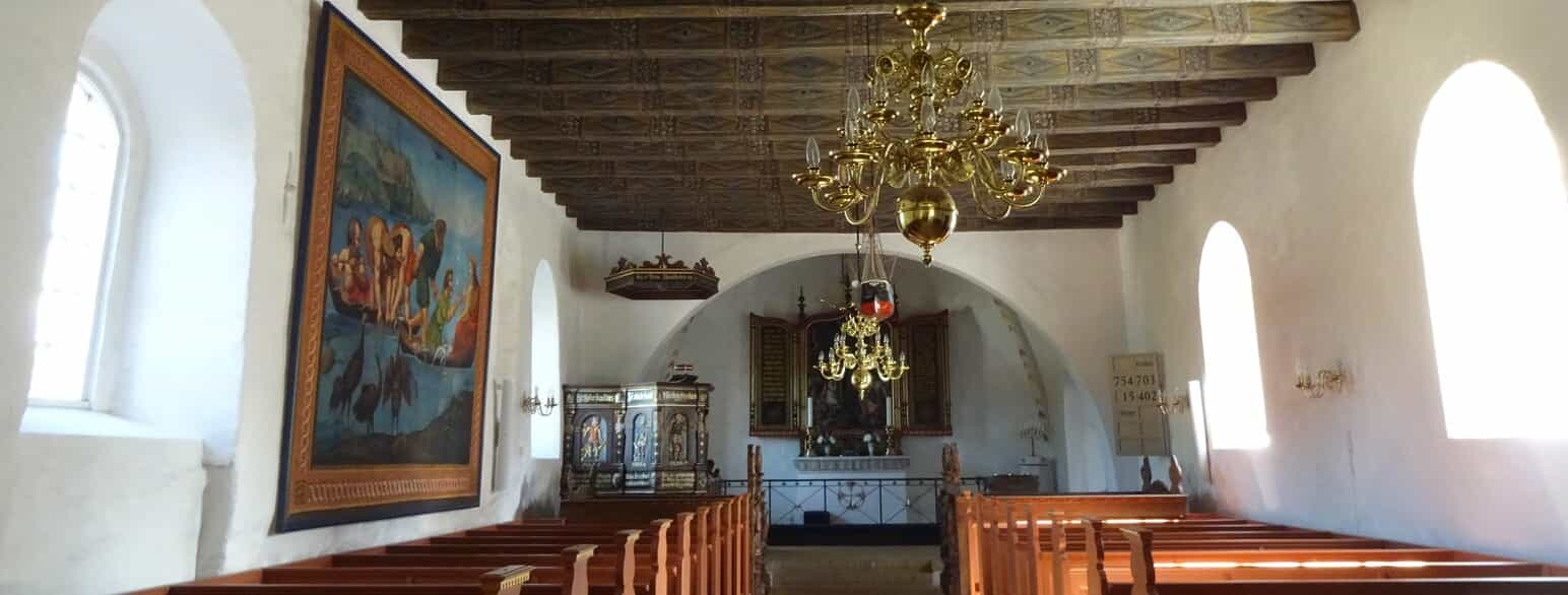 Voer Kirke er en romansk kirke, som ligger omkring 25 km øst for Brønderslev