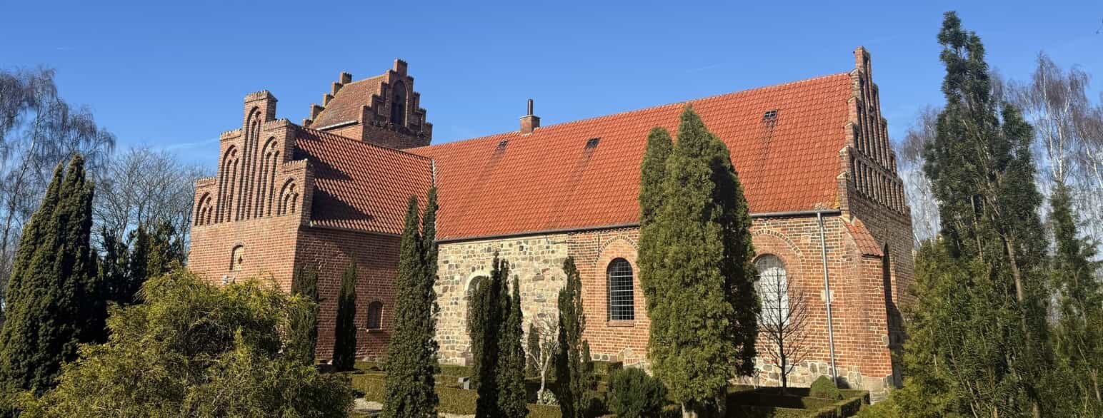 Havrebjerg Kirke ligger i byen Havrebjerg, et stykke nord for Slagelse