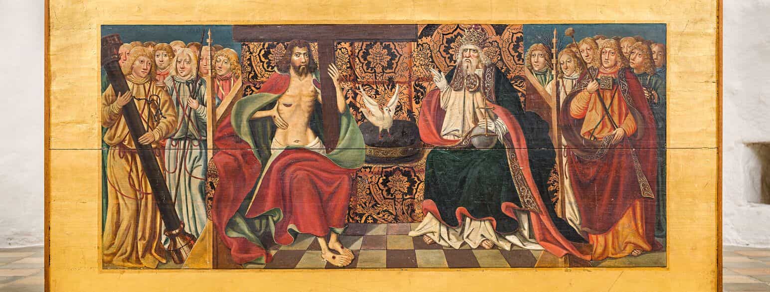 Alterbordsforside med treenighedsmaleri malet i 1510-1520 af Iver Pedersen og Peder Maler. Foto: 2019.