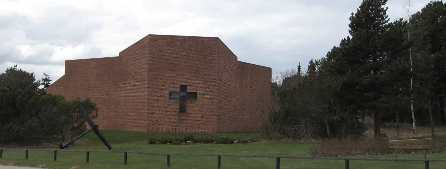 Emmersbæk Kirke i Hirtshals er tegnet af arkitektfirmaet Friis & Moltke