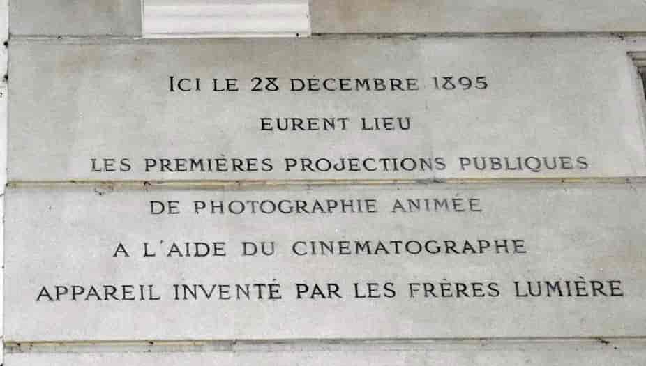 Mindeinskription for Brødrene Lumieres biograf på Boulevard des Capucines i Paris