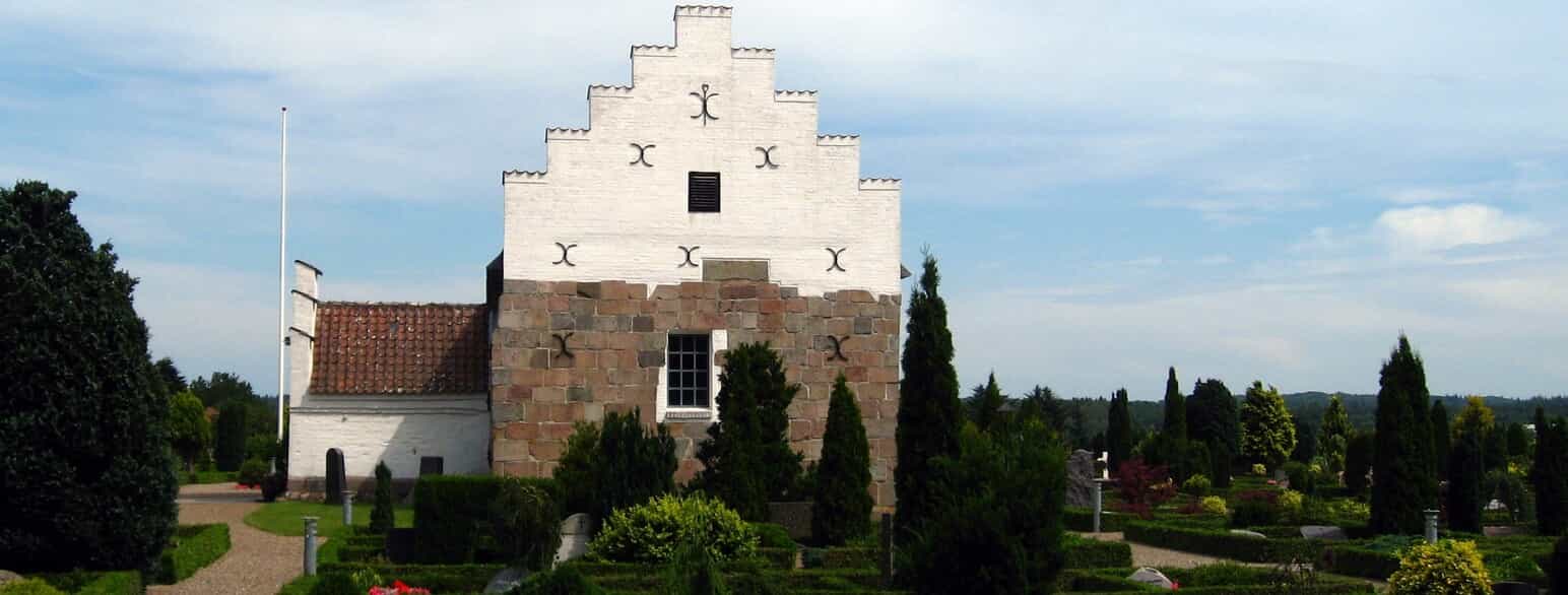 Mosbjerg Kirke set fra vest