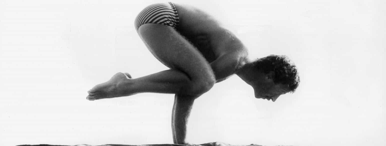 Person i yogastillingen kragen i 1988