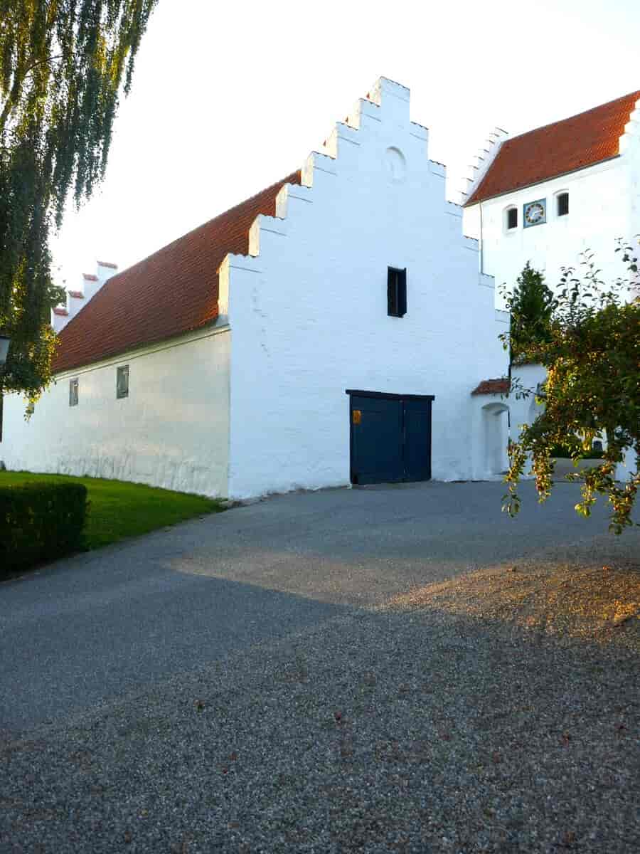Kirkeladen ved Tranebjerg Kirke