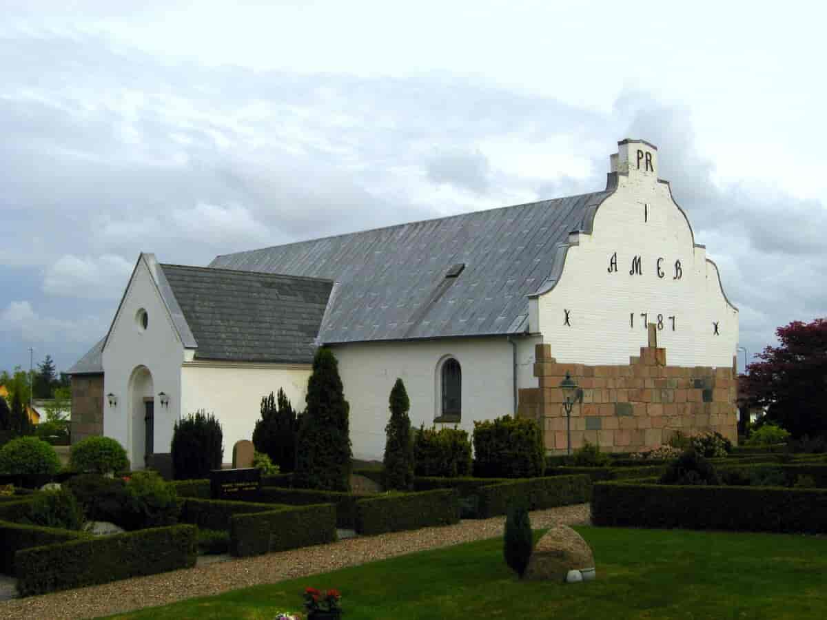 Tversted Kirke