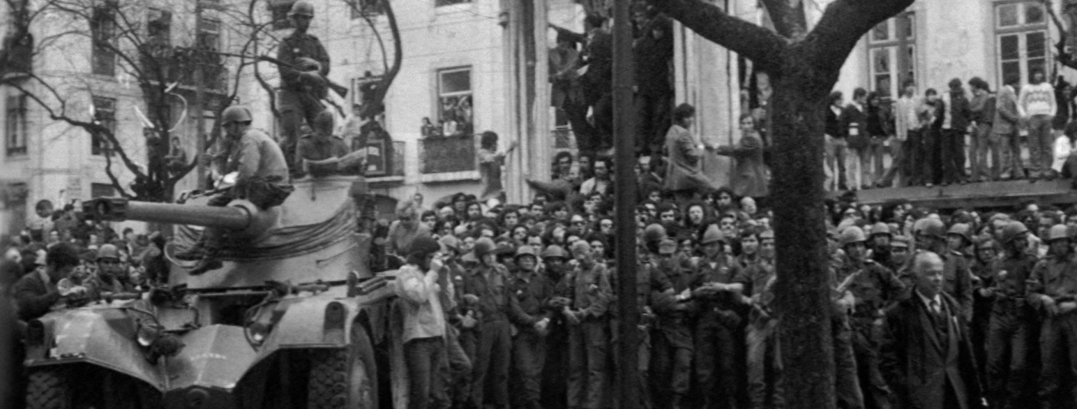 Militær og civile i Lissabon den 27. april 1974