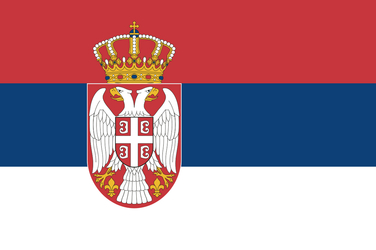 Serbiens nationalflag med statsvåben.