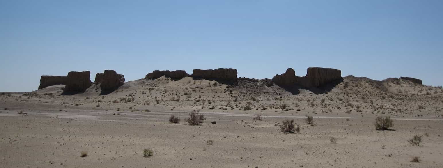 Et ukendt fort i Karakum-ørkenen i det centrale Turkmenistan