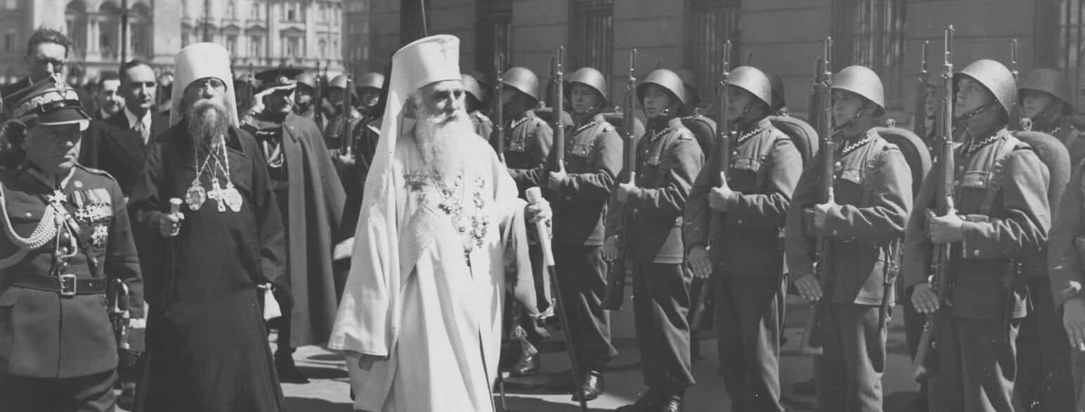 Miron Cristea, på dette tidspunkt både leder af den rumænske ortodokse kirke og rumænsk regeringschef, på besøg i Polen i 1938.