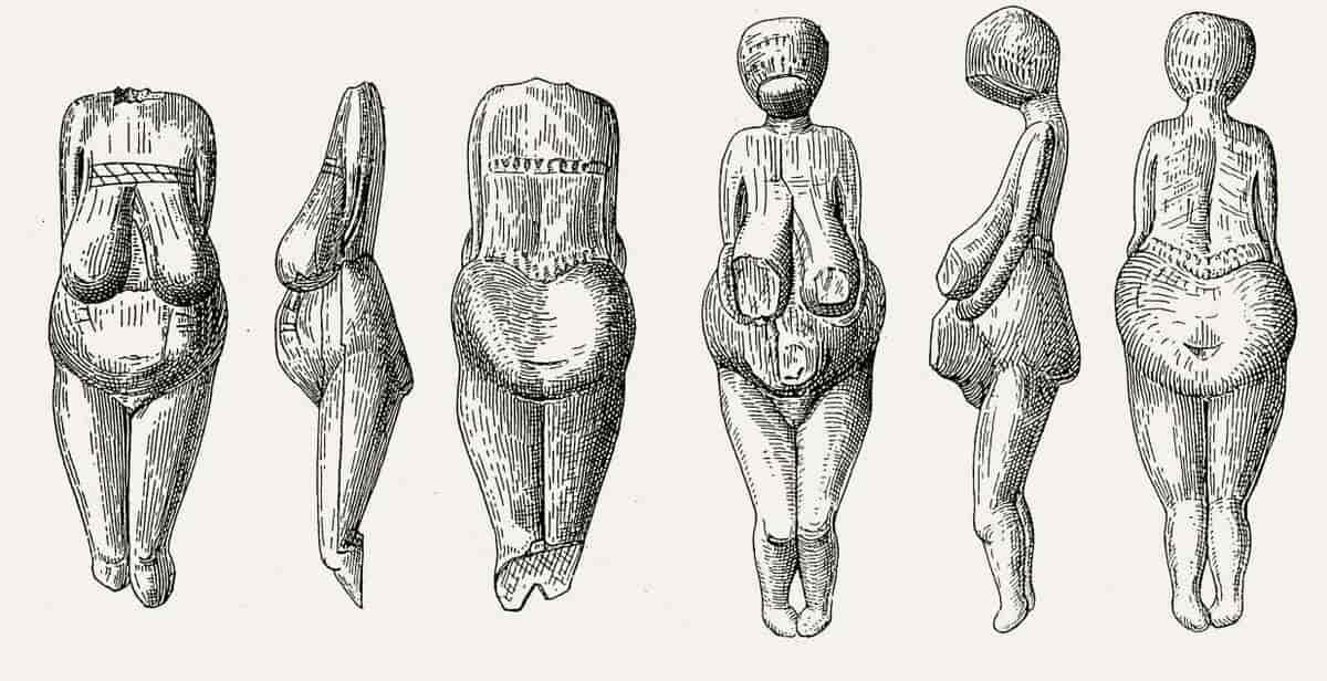 Elfenbensfigurer fra Kostenki, ældre stenalder.